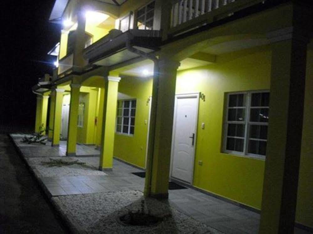 Piarco ピアルコ ビレッジ スイーツ Bed & Breakfast エクステリア 写真
